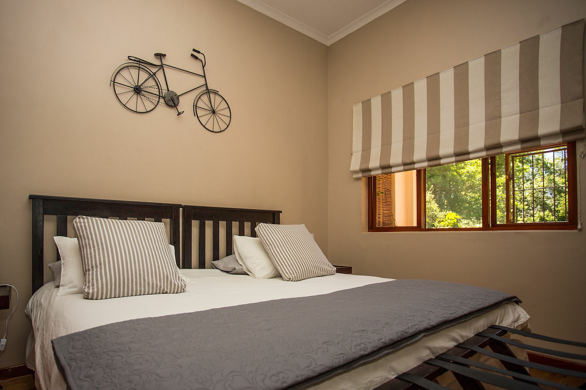 Dirtopia Trail Lodge Стелленбос Экстерьер фото
